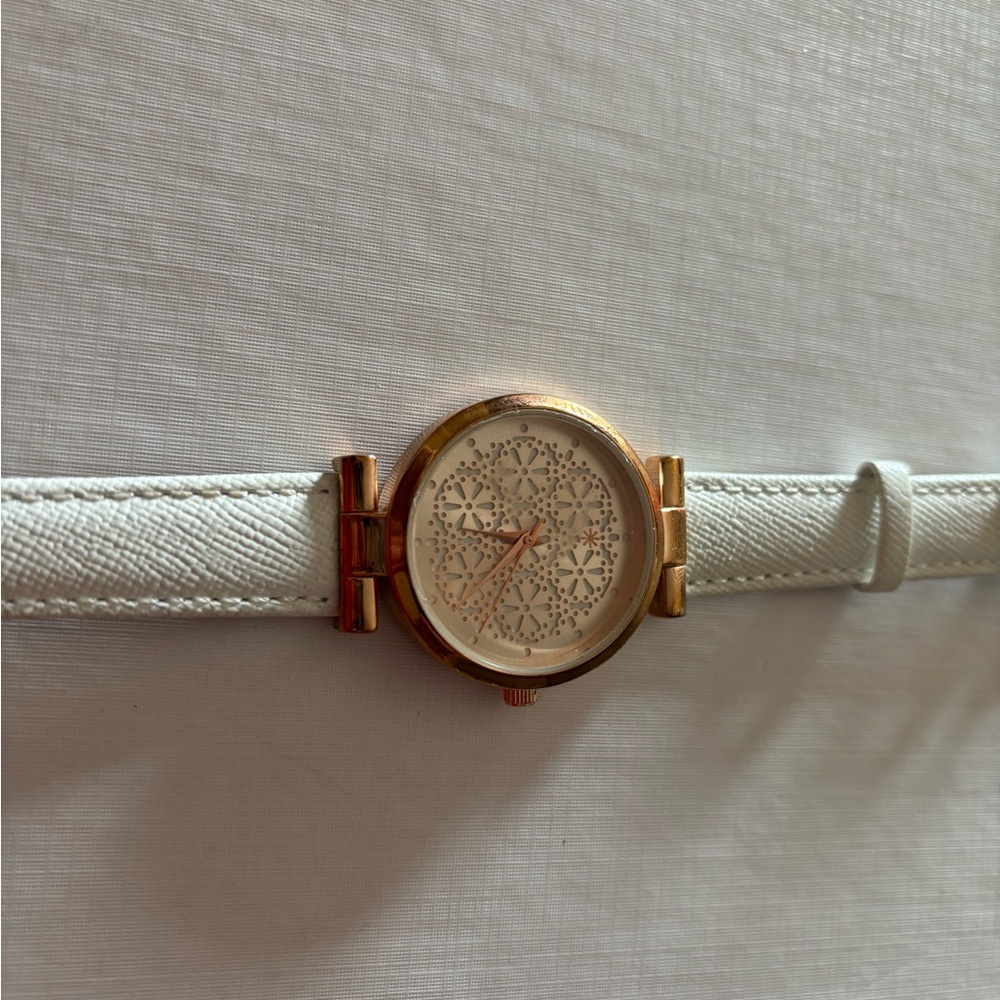 Isaac Mizrahi Live White and Gold Women’s Watch